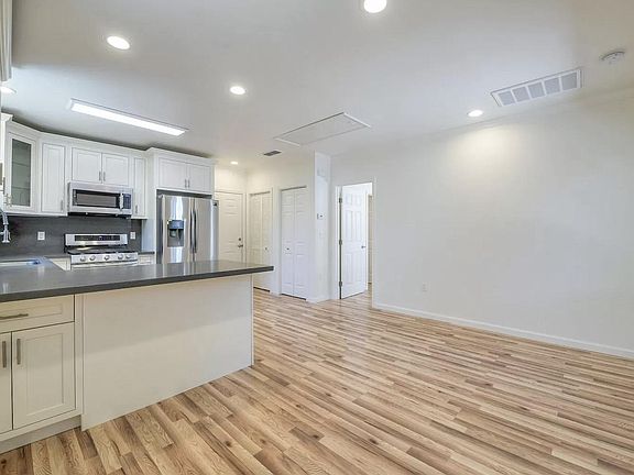 4th image of 656 Curtner Ave #B