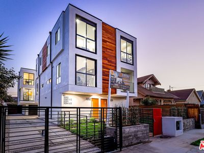 3204 W 16th Pl, Los Angeles, CA, 90019