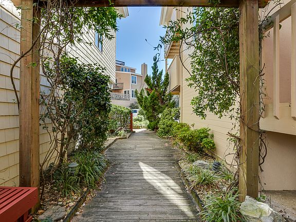 4th image of 2824 Charlemagne Dr