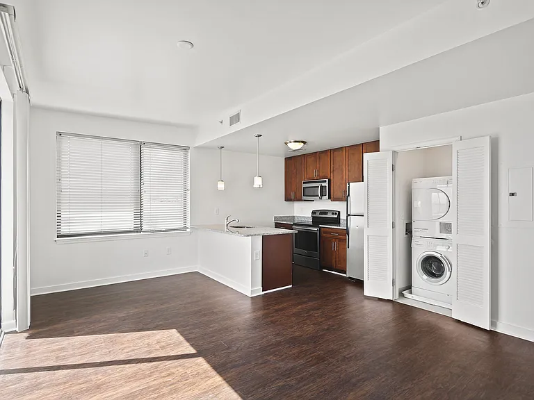101 S Ellwood Ave — Photo 57