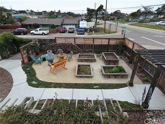 2nd image of 1051 El Morro Ave