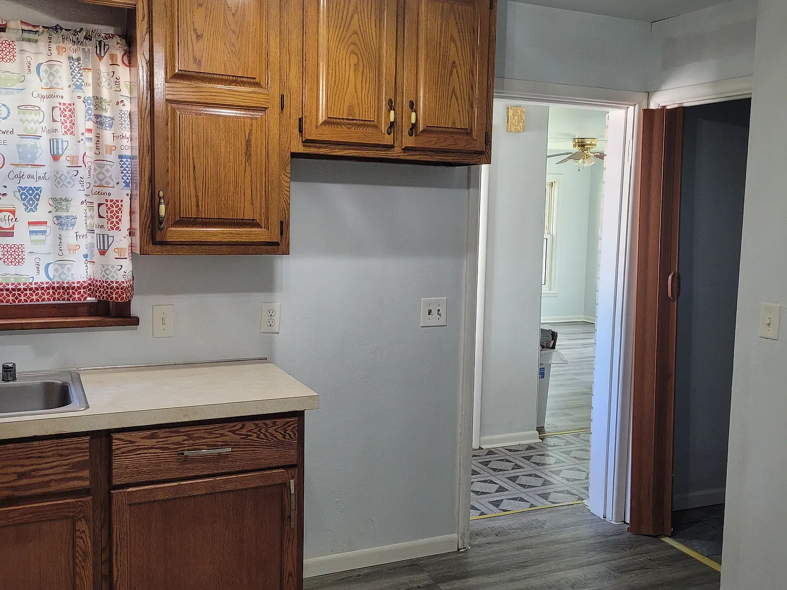 3 bed, 1372 sqft, $1,100 — Photo 4