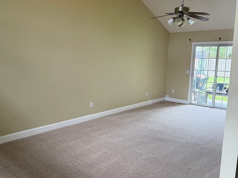 205 Saint Charles Pl #A — Photo 4