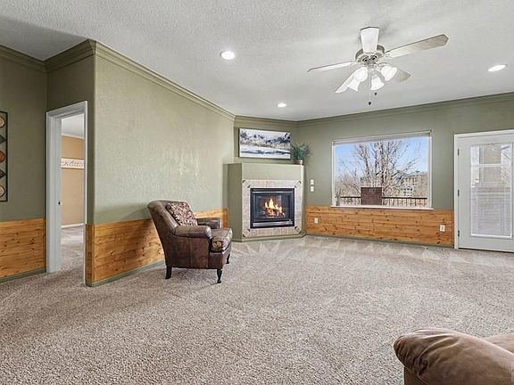 3rd image of 4725 Desert Candle Dr