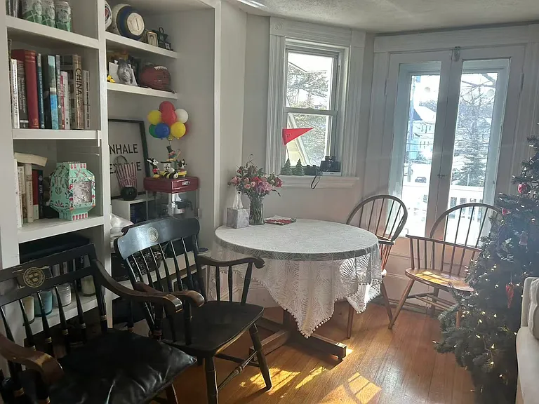 4 Falkland St #2 — Photo 7