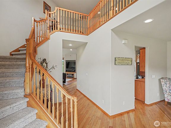 5th image of 6418 263rd Street E