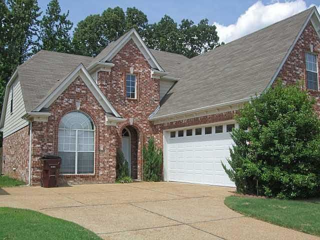 1st image of 9296 N Fairmont Cir