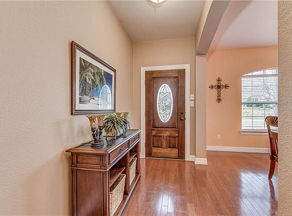 3rd image of 2204 Creekdale Dr
