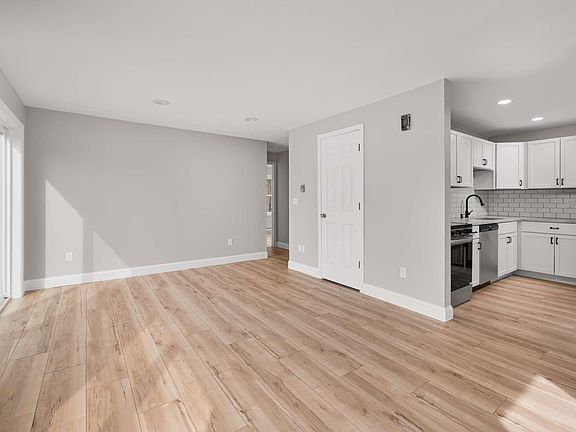 5th image of 25 Farmgate Road #24