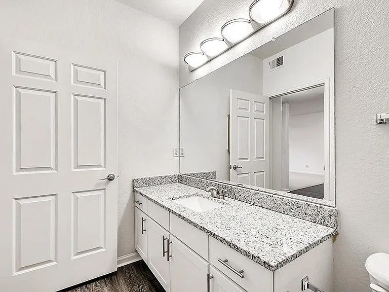 Allure Apartments — Photo 9