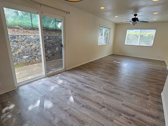 3rd image of 128 Luakaha Cir