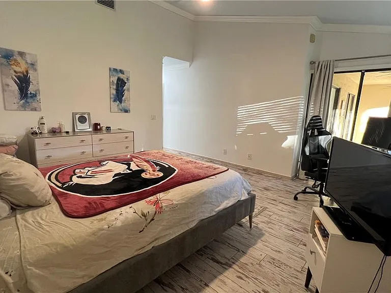 5580 Coach House Cir #F — Photo 17