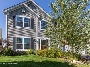 28702 Wagon Trail Rd, Lakemoor, IL 60051