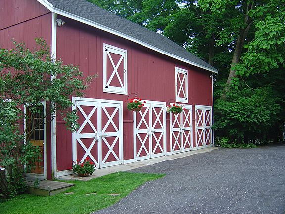 2400 sq. ft. 3-level barn