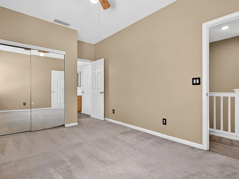 5230 Bay St — Photo 39