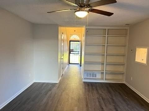 5th image of 6386 Hunters Place Dr