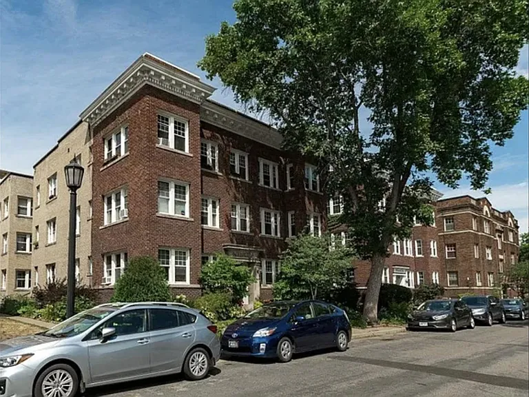 2300 Girard Ave S #204 — Photo 1