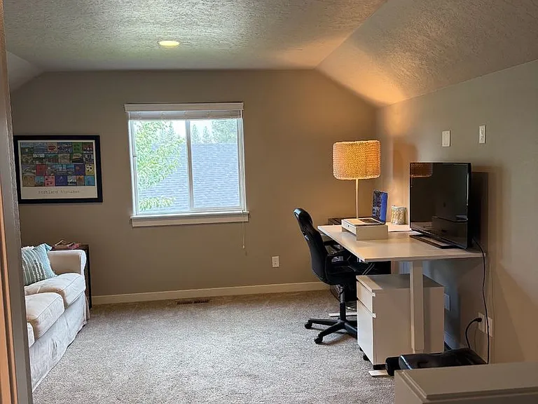 621 N Meadow Ln — Photo 19