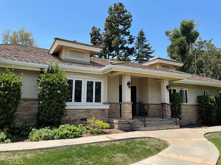 6 Singletree Ln — Photo 2