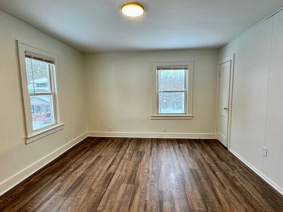 4th image of 513 Bissell St NE APT 2