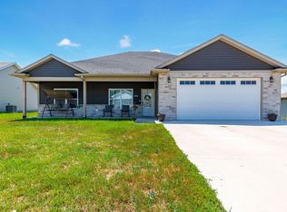 1736 Savannah Ct, Mexico, MO 65265