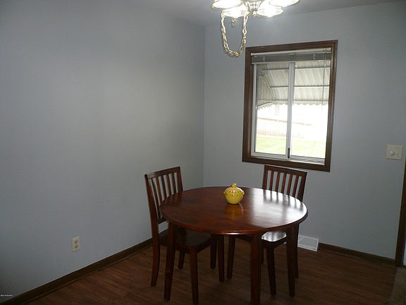 3rd image of 5667 Leisure South Dr SE