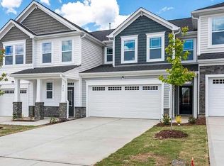 751 Creekway Dr, Fuquay Varina, NC 27526