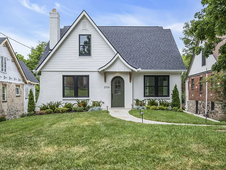 2704 Westwood Ave — Photo 2