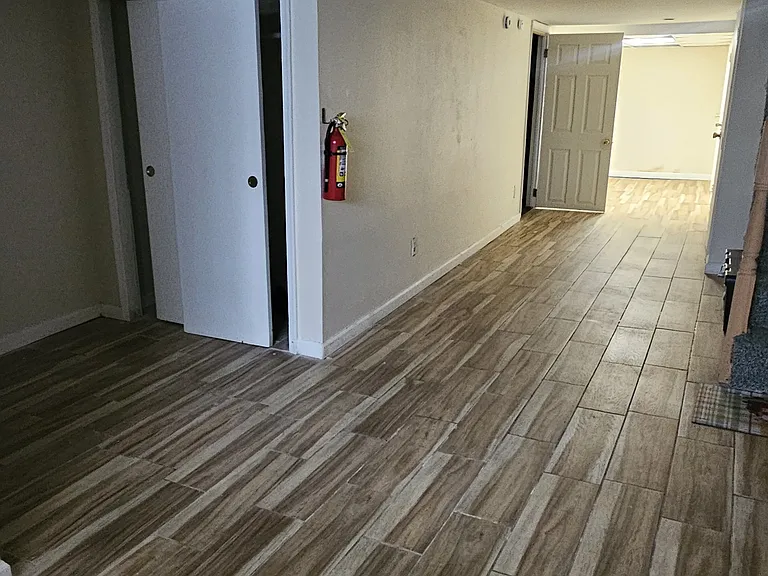 175 N Carol Blvd — Photo 4