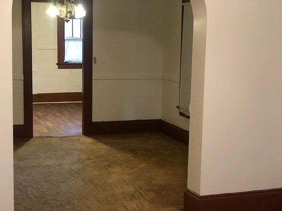 4th image of 1624 W 31st St