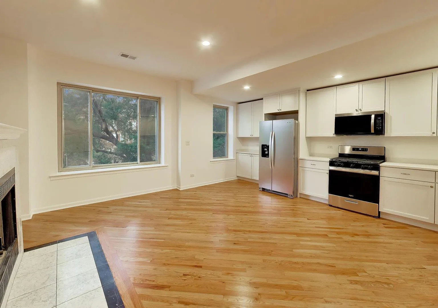 3 bed, 2022 sqft, $4,000 — Photo 3