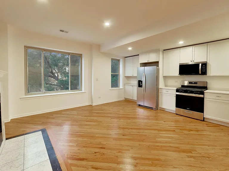 1301 N Oakley Blvd #2B — Photo 3