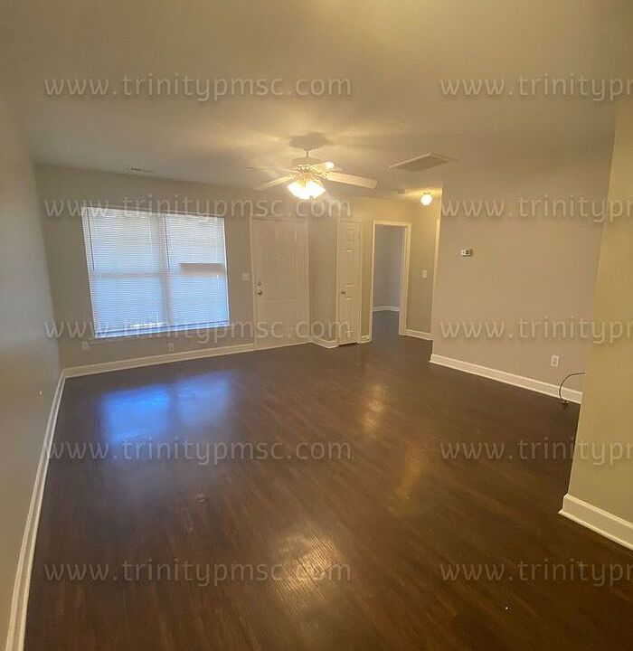1st image of 1000 Wildwood Ln