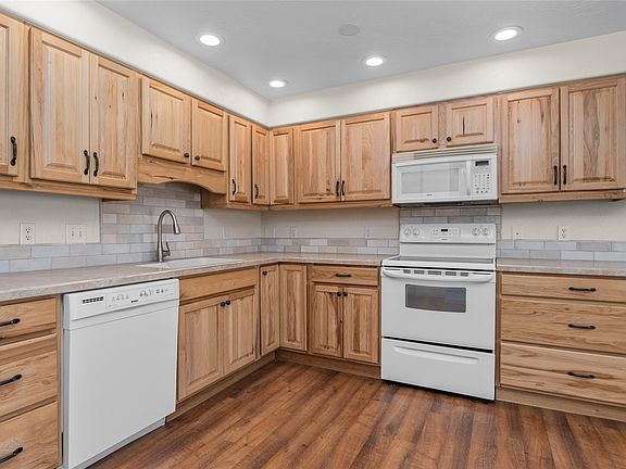 5th image of 23015 Schussmark Trail UNIT C