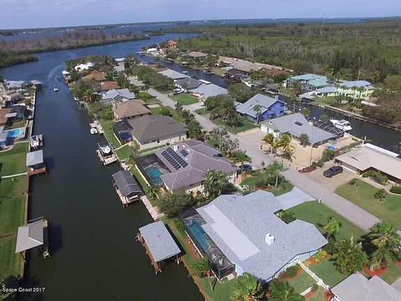 3rd image of 383 Arrowhead Ln