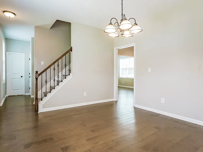 332 Chamberlain Dr — Photo 7