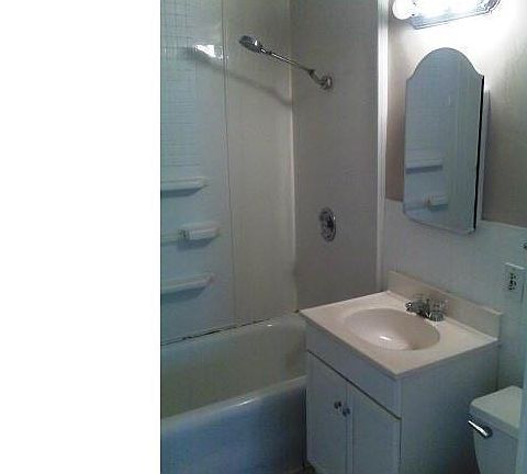 3rd image of 2188 Eldred Ave