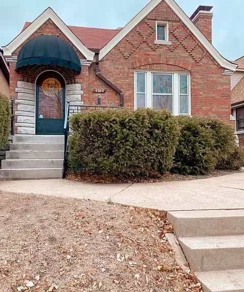 4935 Fairview Ave — Photo 1