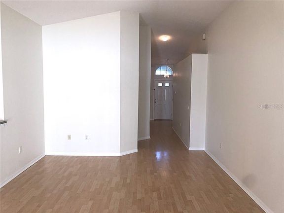 2nd image of 1526 Canoe Dr