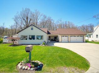 8417 Horton Beach Rd, Manitou Beach, MI 49253