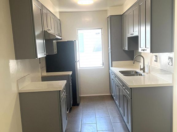 3rd image of 1725 Federal Ave #7