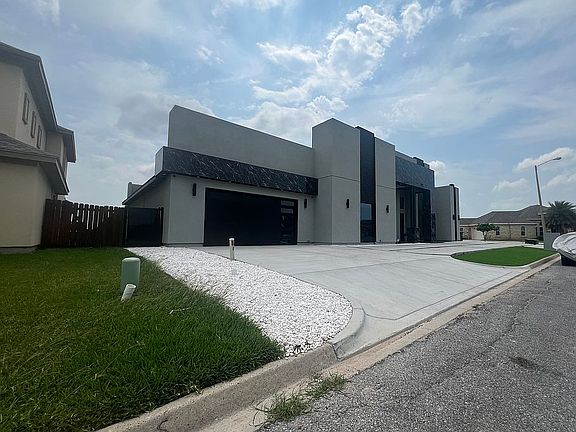 3rd image of 4602 Polara Dr