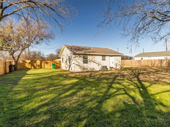 205 N State Highway 101, Chico, TX 76431