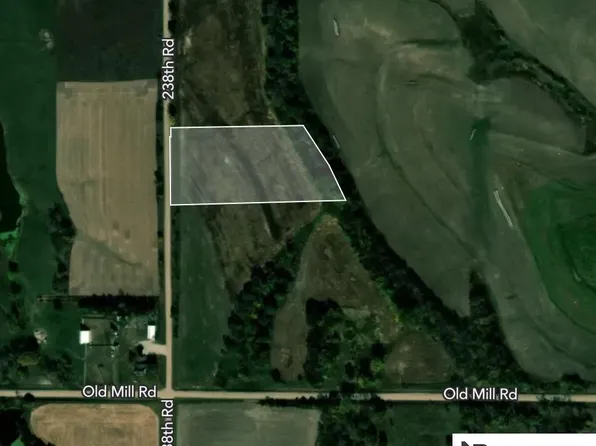 1818 238th Rd, Seward, NE 68434