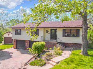 5039 N Mansfield Dr, Peoria, IL 61614