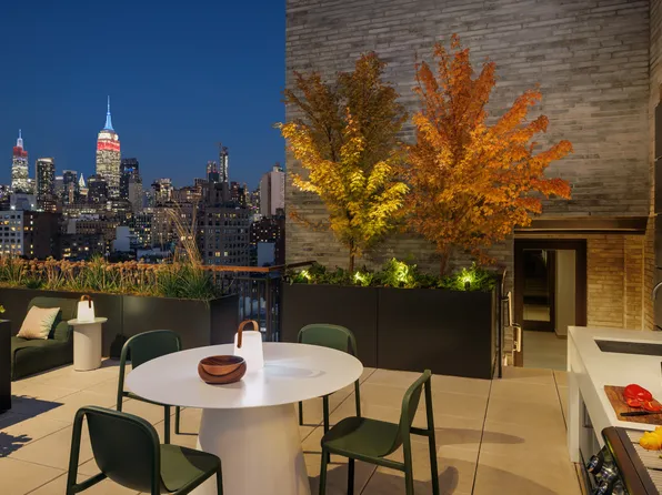 428 West 19th Street image 19 of 21