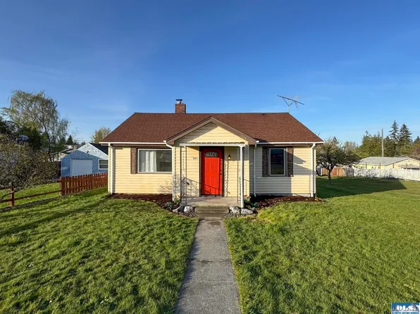 821 & 1/2 W 12th St, Pt Angeles, WA 98363
