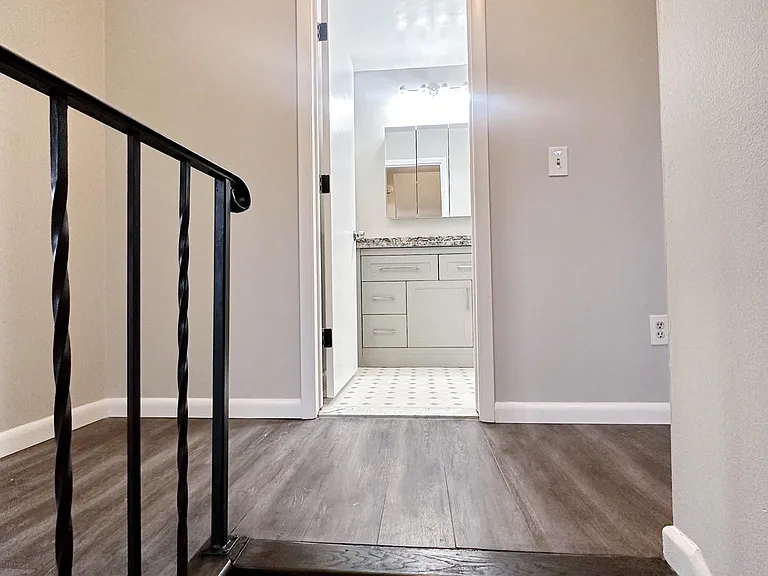 5729 Cresthaven Ln — Photo 10