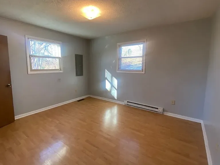 428 Fairgrounds Rd — Photo 9