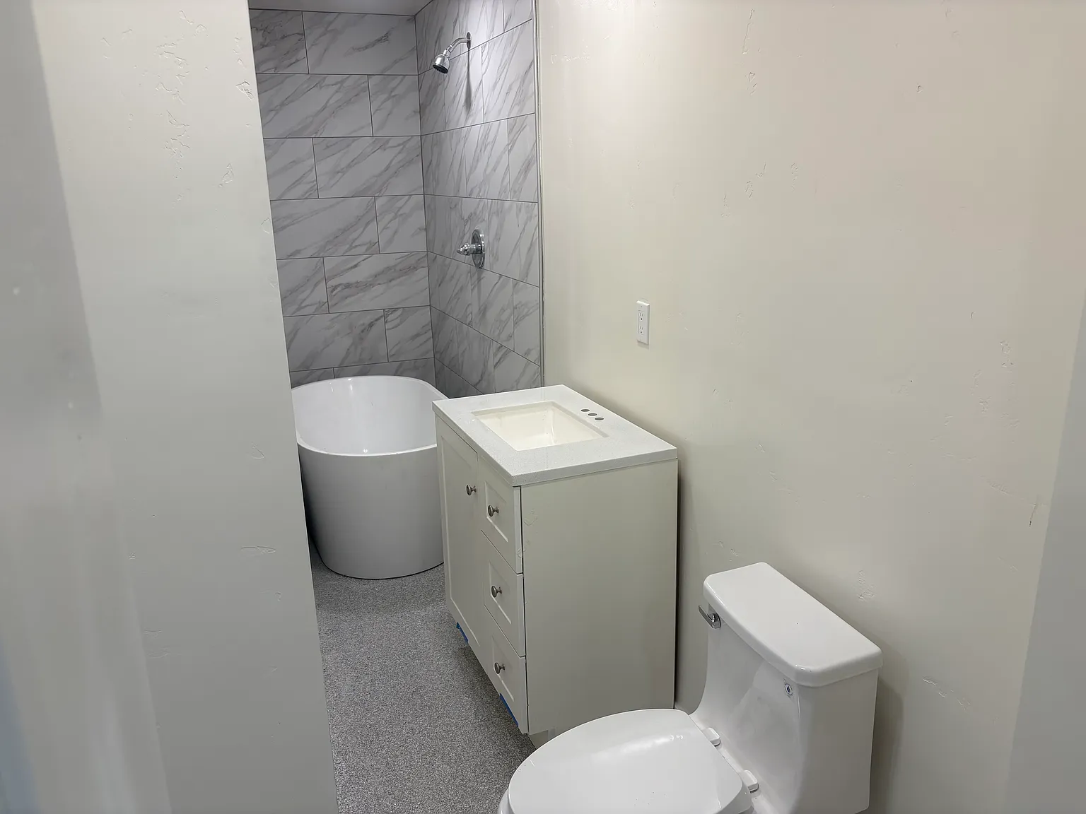2 bed, 900 sqft, $2,050 — Photo 3